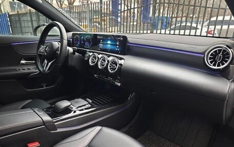 Mercedes-Benz A-Класс, 2023 год, 1 980 000 рублей, 5 фотография