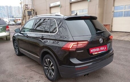Volkswagen Tiguan II, 2018 год, 1 943 000 рублей, 4 фотография