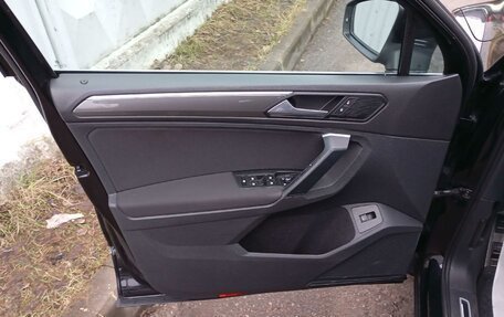 Volkswagen Tiguan II, 2018 год, 1 943 000 рублей, 9 фотография