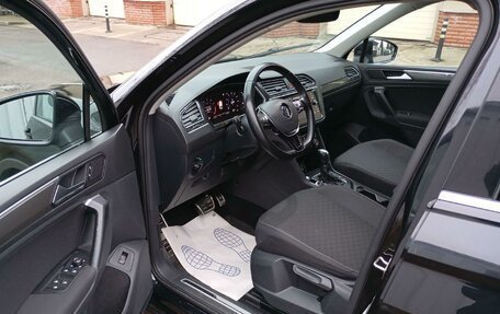 Volkswagen Tiguan II, 2018 год, 1 943 000 рублей, 8 фотография