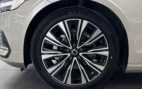 Volvo S60 III, 2024 год, 3 912 027 рублей, 9 фотография