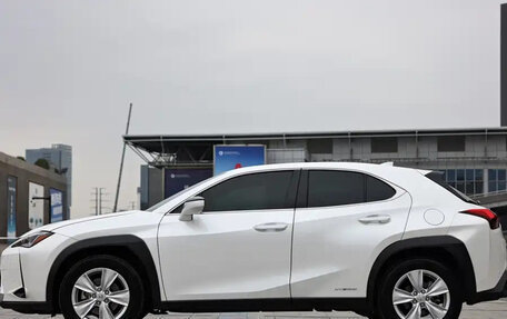 Lexus UX I, 2021 год, 2 540 000 рублей, 7 фотография