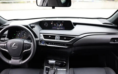 Lexus UX I, 2021 год, 2 540 000 рублей, 14 фотография