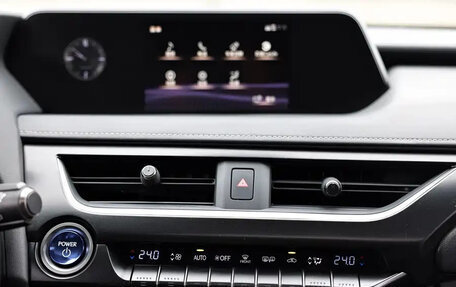 Lexus UX I, 2021 год, 2 540 000 рублей, 15 фотография