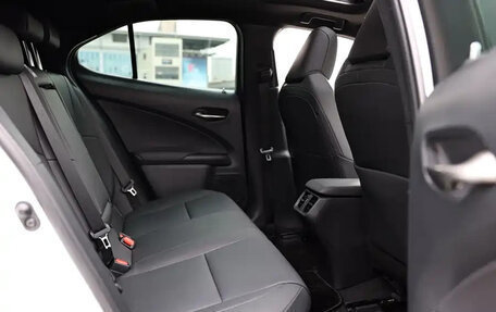 Lexus UX I, 2021 год, 2 540 000 рублей, 13 фотография