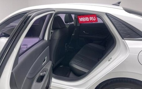 Hyundai Elantra, 2025 год, 1 690 000 рублей, 15 фотография