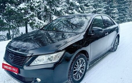 Toyota Camry, 2012 год, 1 290 000 рублей, 4 фотография