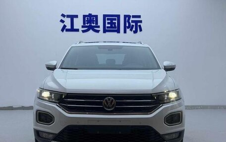 Volkswagen T-Roc I, 2022 год, 1 410 000 рублей, 2 фотография
