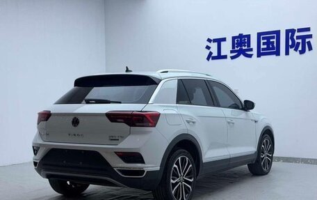 Volkswagen T-Roc I, 2022 год, 1 410 000 рублей, 6 фотография