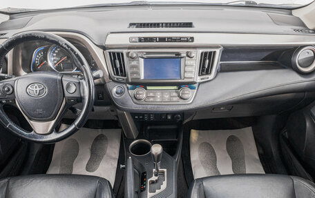 Toyota RAV4, 2015 год, 2 399 000 рублей, 10 фотография