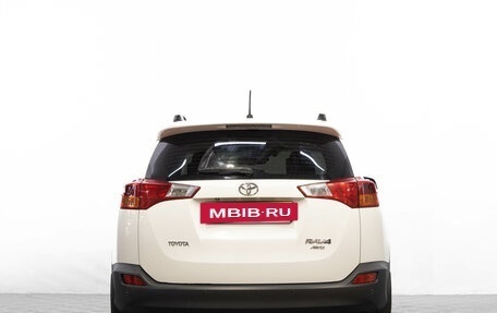 Toyota RAV4, 2015 год, 2 399 000 рублей, 5 фотография