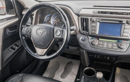 Toyota RAV4, 2015 год, 2 399 000 рублей, 20 фотография