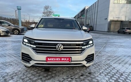 Volkswagen Touareg III, 2019 год, 4 990 000 рублей, 5 фотография