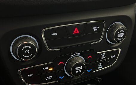 Jeep Compass II, 2019 год, 1 999 000 рублей, 15 фотография