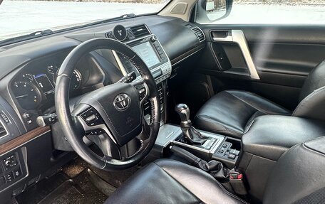 Toyota Land Cruiser Prado 150 рестайлинг 2, 2019 год, 4 300 000 рублей, 7 фотография
