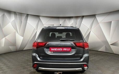 Mitsubishi Outlander III рестайлинг 3, 2018 год, 2 198 000 рублей, 7 фотография