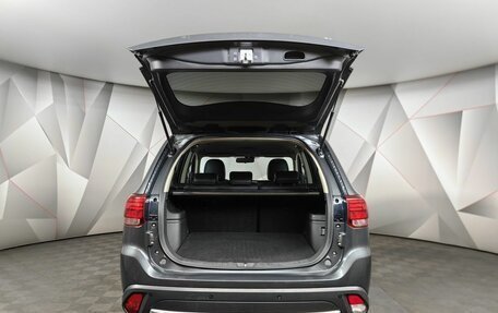 Mitsubishi Outlander III рестайлинг 3, 2018 год, 2 198 000 рублей, 9 фотография