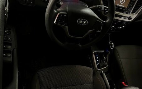 Hyundai Solaris II рестайлинг, 2021 год, 1 700 000 рублей, 6 фотография