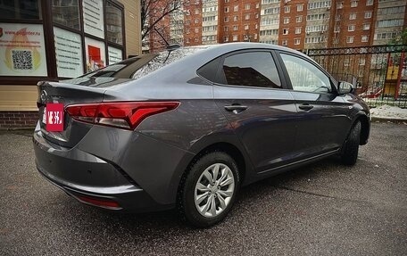 Hyundai Solaris II рестайлинг, 2021 год, 1 700 000 рублей, 4 фотография