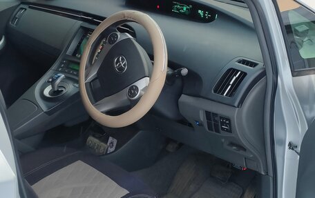 Toyota Prius, 2010 год, 950 000 рублей, 4 фотография