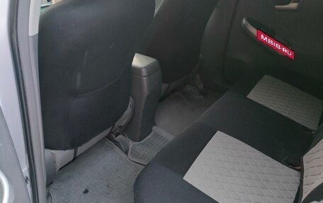 Toyota Prius, 2010 год, 950 000 рублей, 8 фотография