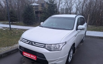 Mitsubishi Outlander III рестайлинг 3, 2013 год, 1 400 000 рублей, 1 фотография