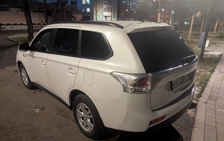 Mitsubishi Outlander III рестайлинг 3, 2013 год, 1 400 000 рублей, 7 фотография