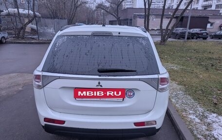 Mitsubishi Outlander III рестайлинг 3, 2013 год, 1 400 000 рублей, 13 фотография