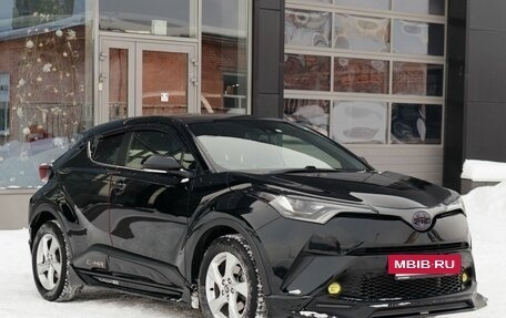 Toyota C-HR I рестайлинг, 2019 год, 2 260 000 рублей, 3 фотография