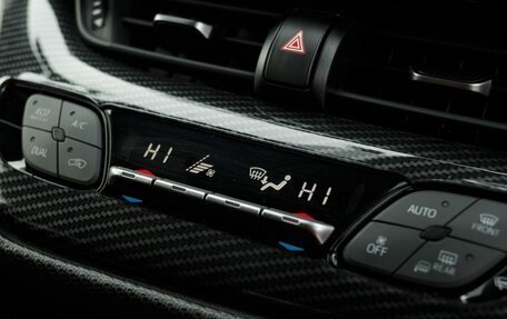 Toyota C-HR I рестайлинг, 2019 год, 2 260 000 рублей, 16 фотография