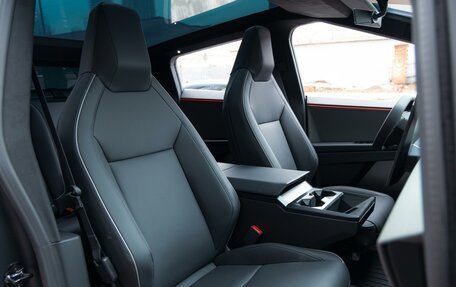 Tesla Cybertruck, 2024 год, 22 699 000 рублей, 9 фотография