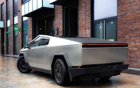 Tesla Cybertruck, 2024 год, 22 699 000 рублей, 13 фотография