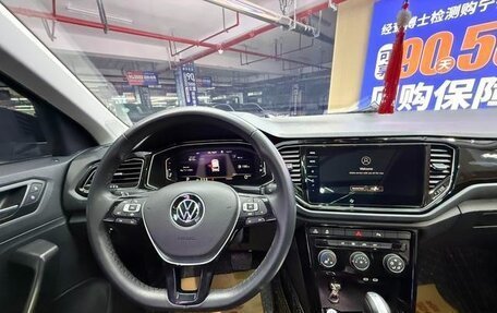 Volkswagen T-Roc I, 2022 год, 1 360 000 рублей, 15 фотография