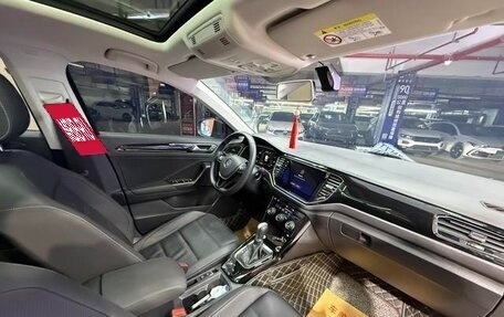 Volkswagen T-Roc I, 2022 год, 1 360 000 рублей, 19 фотография