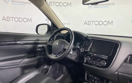 Mitsubishi Outlander III рестайлинг 3, 2018 год, 2 237 000 рублей, 11 фотография