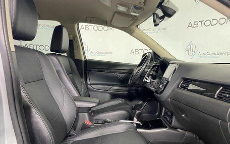 Mitsubishi Outlander III рестайлинг 3, 2018 год, 2 237 000 рублей, 12 фотография