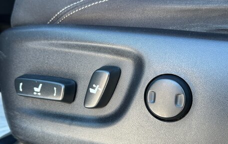 Toyota Land Cruiser Prado 150 рестайлинг 2, 2013 год, 3 190 000 рублей, 16 фотография