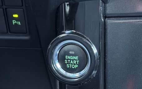 Toyota Land Cruiser Prado 150 рестайлинг 2, 2013 год, 3 190 000 рублей, 18 фотография