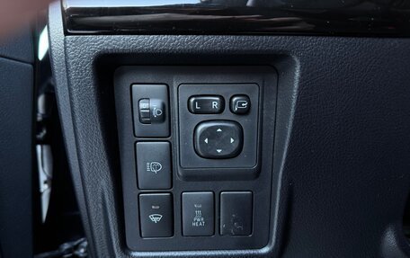 Toyota Land Cruiser Prado 150 рестайлинг 2, 2013 год, 3 190 000 рублей, 20 фотография