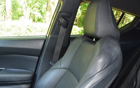 Toyota C-HR I рестайлинг, 2019 год, 1 650 000 рублей, 2 фотография