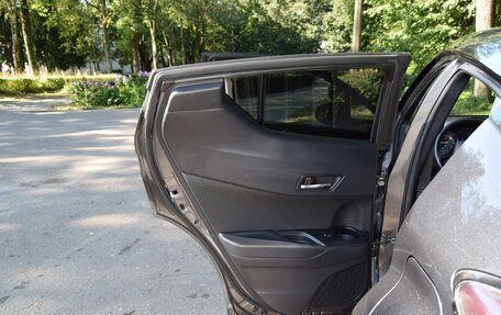 Toyota C-HR I рестайлинг, 2019 год, 1 650 000 рублей, 6 фотография