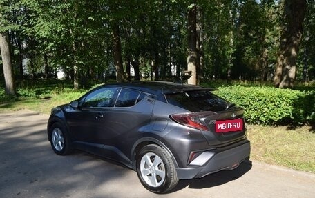 Toyota C-HR I рестайлинг, 2019 год, 1 650 000 рублей, 4 фотография