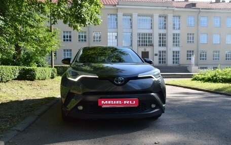 Toyota C-HR I рестайлинг, 2019 год, 1 650 000 рублей, 5 фотография
