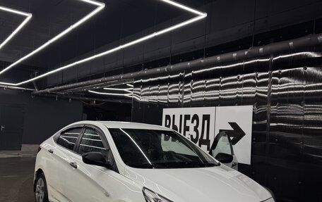 Hyundai Solaris II рестайлинг, 2016 год, 550 000 рублей, 2 фотография