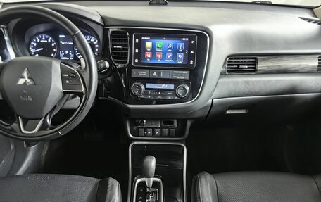 Mitsubishi Outlander III рестайлинг 3, 2018 год, 2 198 000 рублей, 12 фотография