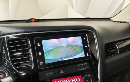 Mitsubishi Outlander III рестайлинг 3, 2018 год, 2 198 000 рублей, 18 фотография