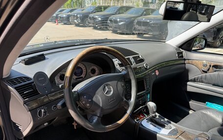 Mercedes-Benz E-Класс, 2004 год, 990 000 рублей, 9 фотография