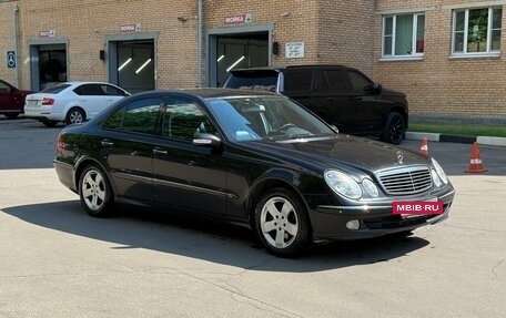 Mercedes-Benz E-Класс, 2004 год, 990 000 рублей, 3 фотография