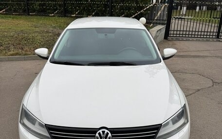 Volkswagen Jetta VI, 2013 год, 1 250 000 рублей, 2 фотография
