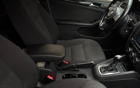 Volkswagen Jetta VI, 2013 год, 1 250 000 рублей, 22 фотография